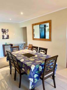 Un lugar para sentarse en Kidsfirst Apartment 4 - Duncan road, Domain, Suva