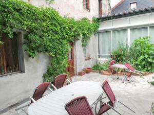 Vonkajšia záhrada v ubytovaní Studio charmant à Néris-les-Bains - 25 m² avec terrasse