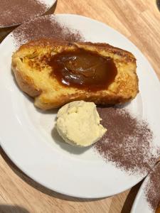 Jedzenie w pensjonacie lub w pobliżu