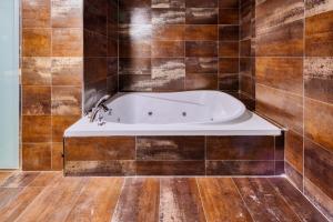 Un baño de Checkin Madrid Móstoles