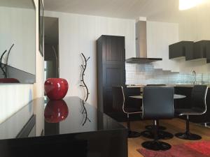 A kitchen or kitchenette at Pearl of Croisette