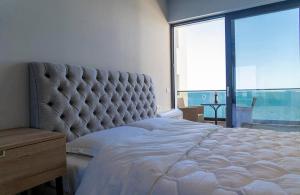 Voodi või voodid majutusasutuse Golden Beach Residence - Luxury Apartments toas +48 fotot