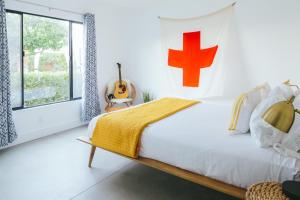 Gallery image of Hotel El Cid by AvantStay Mid-Century Charm with Poolside Cabanas in Palm Springs +15 photos
