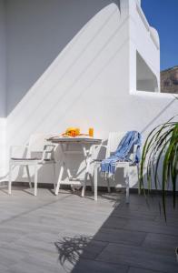 Φωτογραφία από το άλμπουμ του Luxury Vacation Villa Irene with private juccuzi στα Φηρά