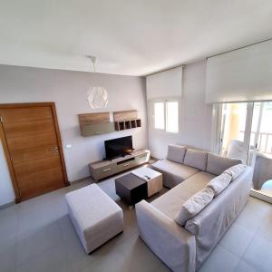 Χώρος καθιστικού στο 2 Bedrooms First floor in Waterside Residence