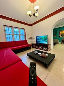TV a/nebo společenská místnost v ubytování Hostel rivendell lima + 12 fotografií