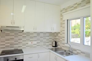 Dapur atau dapur kecil di 2 Bedroom Apartment, Semeli Complex- by IMH Travel & Tours