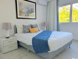 Katil atau katil-katil dalam bilik di 2 Bedroom Apartment, Semeli Complex- by IMH Travel & Tours