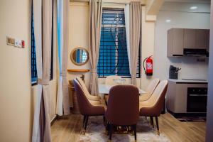 Η κουζίνα ή μικρή κουζίνα στο Ais apartments