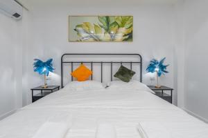 Letto o letti in una camera di 芭提雅市中心 现代轻奢 独栋双层泳池别墅 五房六卫 全新 大空间