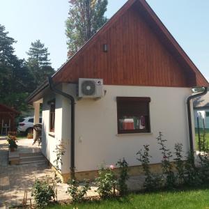 Το κτήριο όπου στεγάζεται  το διαμέρισμα