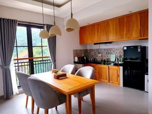 Sawitri Anandhita Luxury Villas的厨房或小厨房