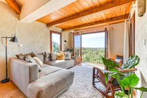 Seating area sa Gite la Bonté, chaleureux avec une vue enchantée