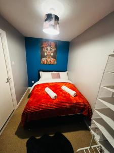 Ảnh trong thư viện ảnh của Guest house with private rooms and shared bathroom near Luton and Dunstable Hospital and Leagrave Train Stn ở Luton
