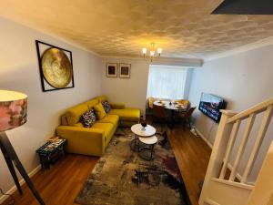 Ảnh trong thư viện ảnh của Guest house with private rooms and shared bathroom near Luton and Dunstable Hospital and Leagrave Train Stn ở Luton