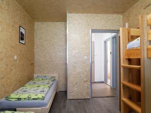 Postel nebo postele na pokoji v ubytování Camping Rožnov + 37 fotografií