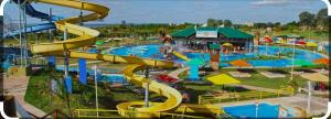 a water park with a slide at a water park at Dpto LUDIM 2 in Federación