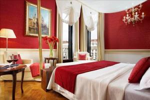 Postel nebo postele na pokoji v ubytování Hotel Palazzo Giovanelli e Gran Canal