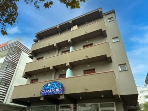The building in which az apartmanhoteleket is located