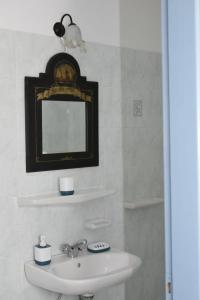Gallery image of Patmos Cute Seafront Studio Escape for 2 in Grikos