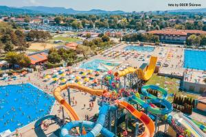Bazén v ubytování Vadaš Relax house nebo v jeho okolí