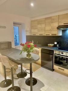 Η κουζίνα ή μικρή κουζίνα στο La Villa Saint Louis