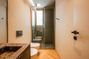 A bathroom at Luxury Suite with View Steps from the Duomo