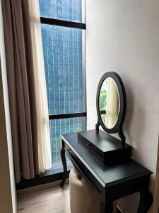 Ảnh trong thư viện ảnh của Apt Sudirman Suite 3BR With Infinity Pool & Netflix by Damaresa ở Jakarta