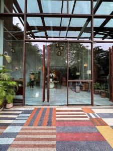 Mặt tiền/cổng chính của Apt Sudirman Suite 3BR With Infinity Pool & Netflix by Damaresa