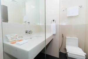 Koupelna v ubytování Maxx Hotel Makati