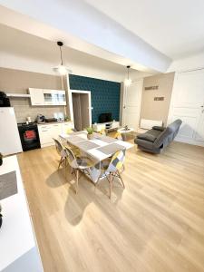 Η κουζίνα ή μικρή κουζίνα στο Le Rétro - Appartement entier 2 chambres confortable et calme - Proche de toutes commodité - Stationnement facile à proximité