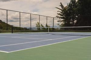 Tênis e/ou squash em Hotel Catedral Ski & Wellness ou nos arredores