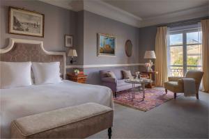 Гостиная зона в Anantara Villa Padierna Palace Benahavís Marbella Resort - A Leading Hotel of the World