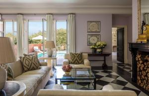 Гостиная зона в Anantara Villa Padierna Palace Benahavís Marbella Resort - A Leading Hotel of the World