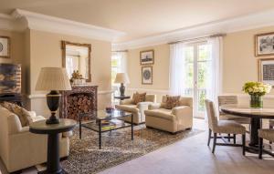 Гостиная зона в Anantara Villa Padierna Palace Benahavís Marbella Resort - A Leading Hotel of the World
