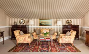 Гостиная зона в Anantara Villa Padierna Palace Benahavís Marbella Resort - A Leading Hotel of the World