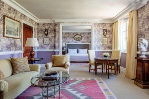 Гостиная зона в Anantara Villa Padierna Palace Benahavís Marbella Resort - A Leading Hotel of the World