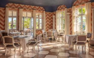 Reštaurácia alebo iné gastronomické zariadenie v ubytovaní Anantara Villa Padierna Palace Benahavís Marbella Resort - A Leading Hotel of the World