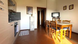 Kuchyňa alebo kuchynka v ubytovaní Loretta - Private holiday apartment with shared pool