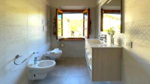 Kúpeľňa v ubytovaní Loretta - Private holiday apartment with shared pool