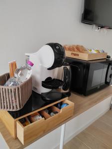 Příslušenství pro přípravu čaje a kávy v ubytování Casa ViOro