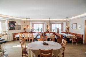 Posezení v ubytování Hotel Restaurant Schwarzer Adler