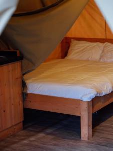 Foto dalla galleria di Sunset Retreats Safari Tent a Ombersley Altre 16 foto