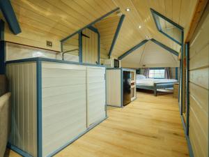 Billede fra billedgalleriet på Sunset Retreats The Double Hobbit i Worcester