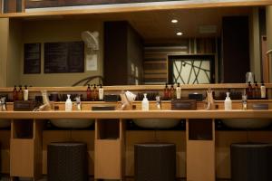 多美迎东室兰酒店餐厅或其他用餐的地方