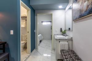 Koupelna v ubytování Pequeño espacio, gran lujo en Zapotlanejo Suite 304