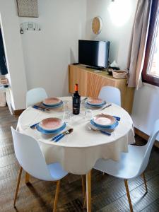 Μια τηλεόραση ή/και κέντρο ψυχαγωγίας στο Cecilia's House Cagliari Centro