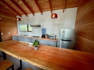 Η κουζίνα ή μικρή κουζίνα στο Gran Refugio Familiar en Pucón +14 φωτογραφίες