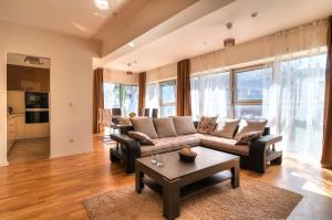 Ruang duduk di Sea View Apartments MonteBook
