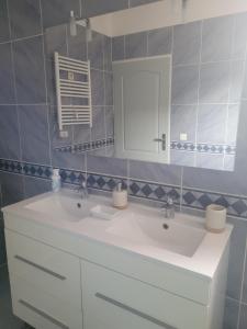 Ένα μπάνιο στο L'Oliviers Country house +10 φωτογραφίες